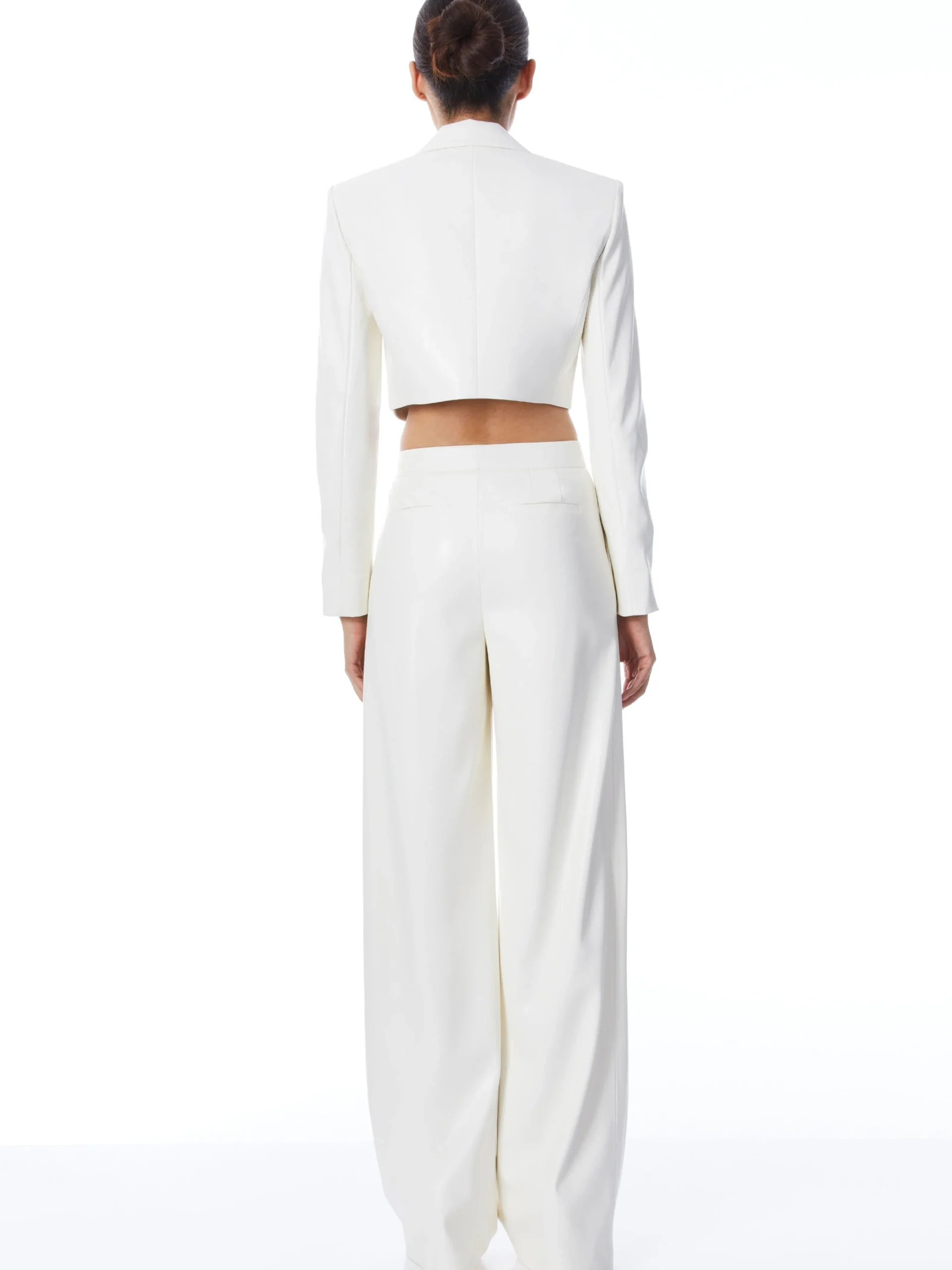 Alice and Olivia VEGAN LEATHER|ESSENTIALS*ABBOTT CROPPED RUCHED SLEEVE VEGAN LEATHER BLAZER