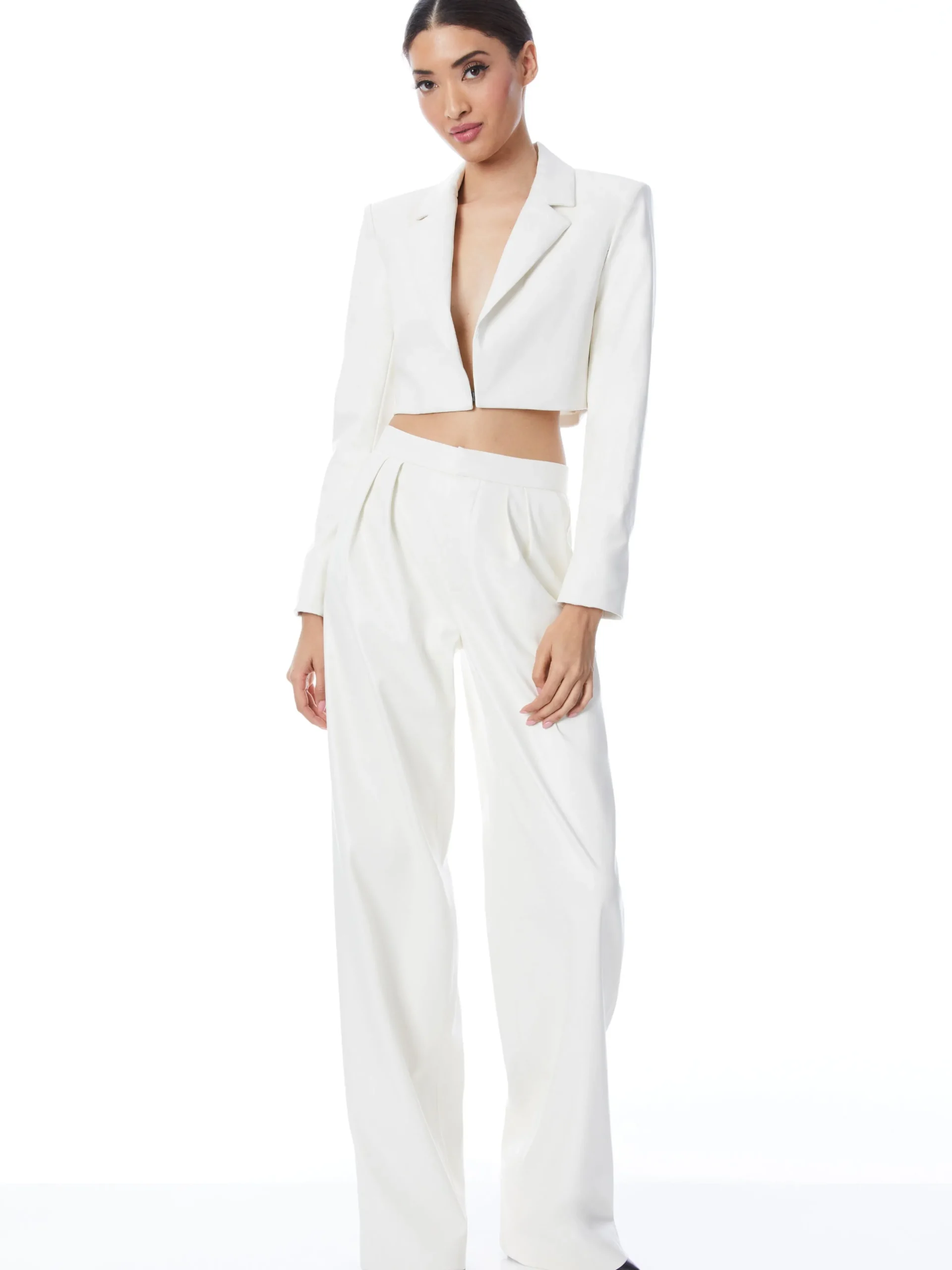 Alice and Olivia VEGAN LEATHER|ESSENTIALS*ABBOTT CROPPED RUCHED SLEEVE VEGAN LEATHER BLAZER