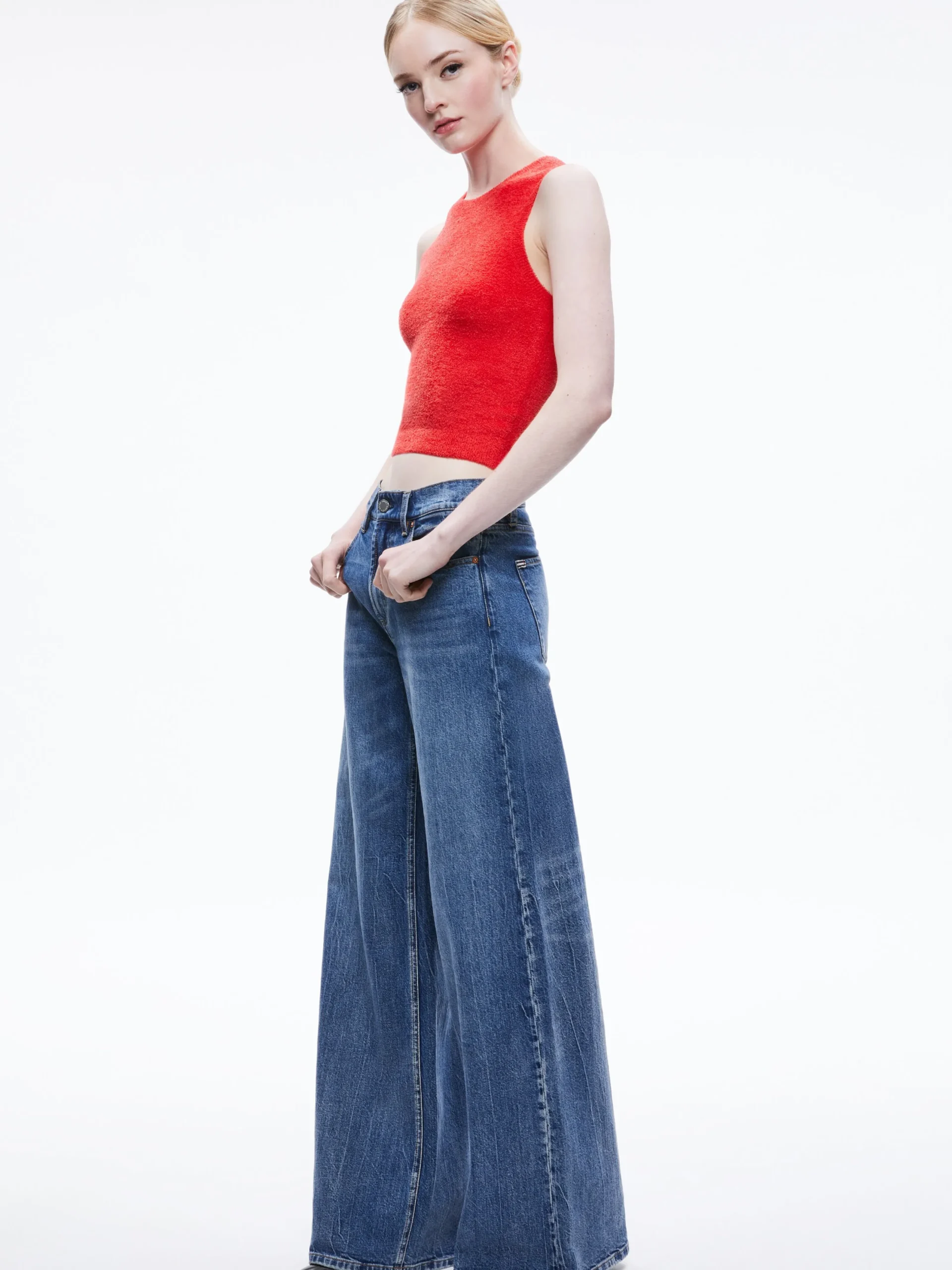 Alice and Olivia STACEY'S FAVORITES|TOPS*AMITY SLEEVELESS CROPPED TANK