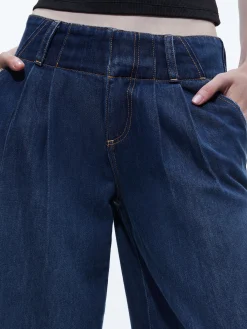 Alice and Olivia JEAN SHOP|JEANS*ANDERS LOW RISE PLEATED JEAN
