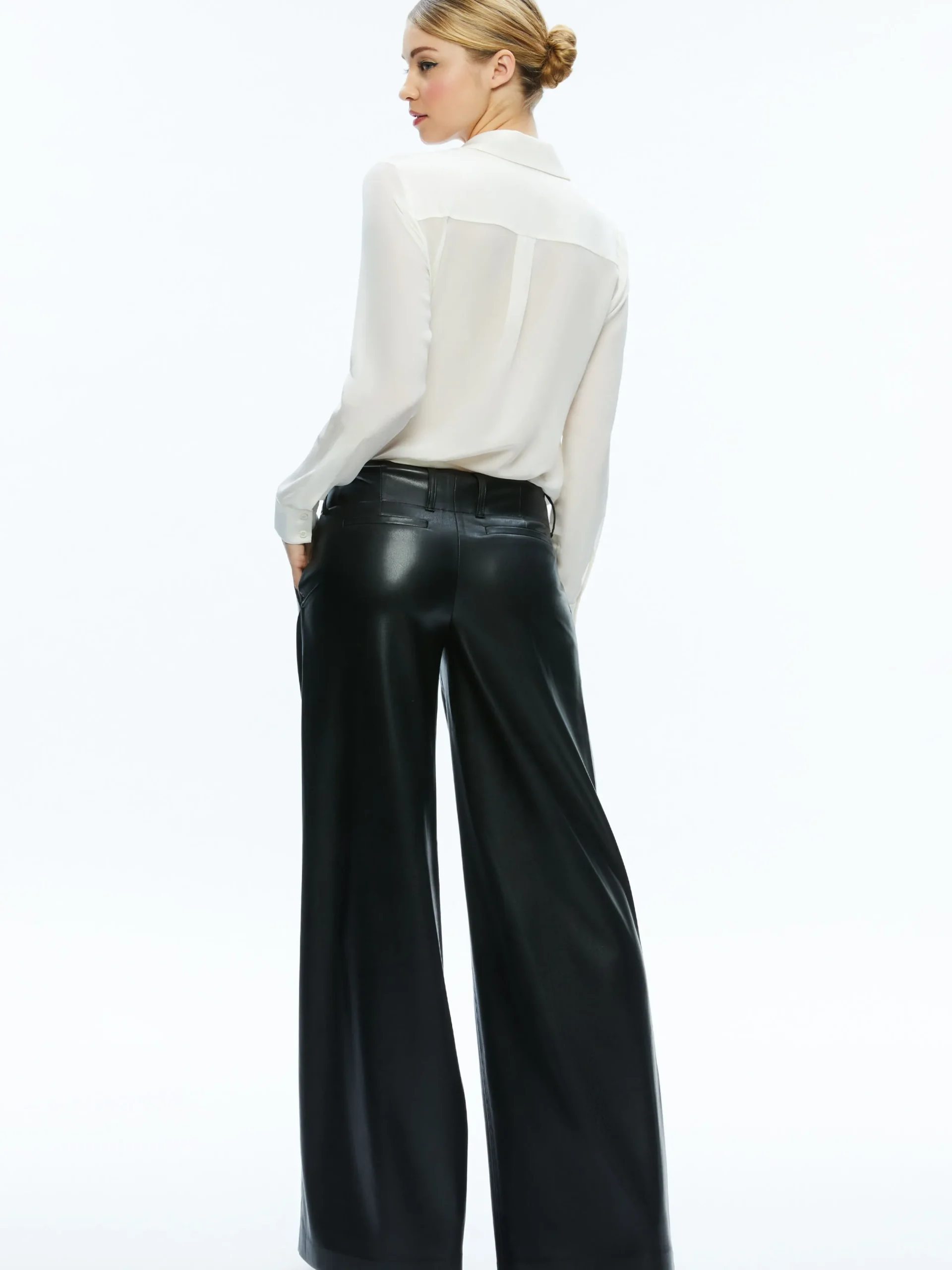Alice and Olivia VEGAN LEATHER|ESSENTIALS*ANDERS VEGAN LEATHER LOW RISE PANT