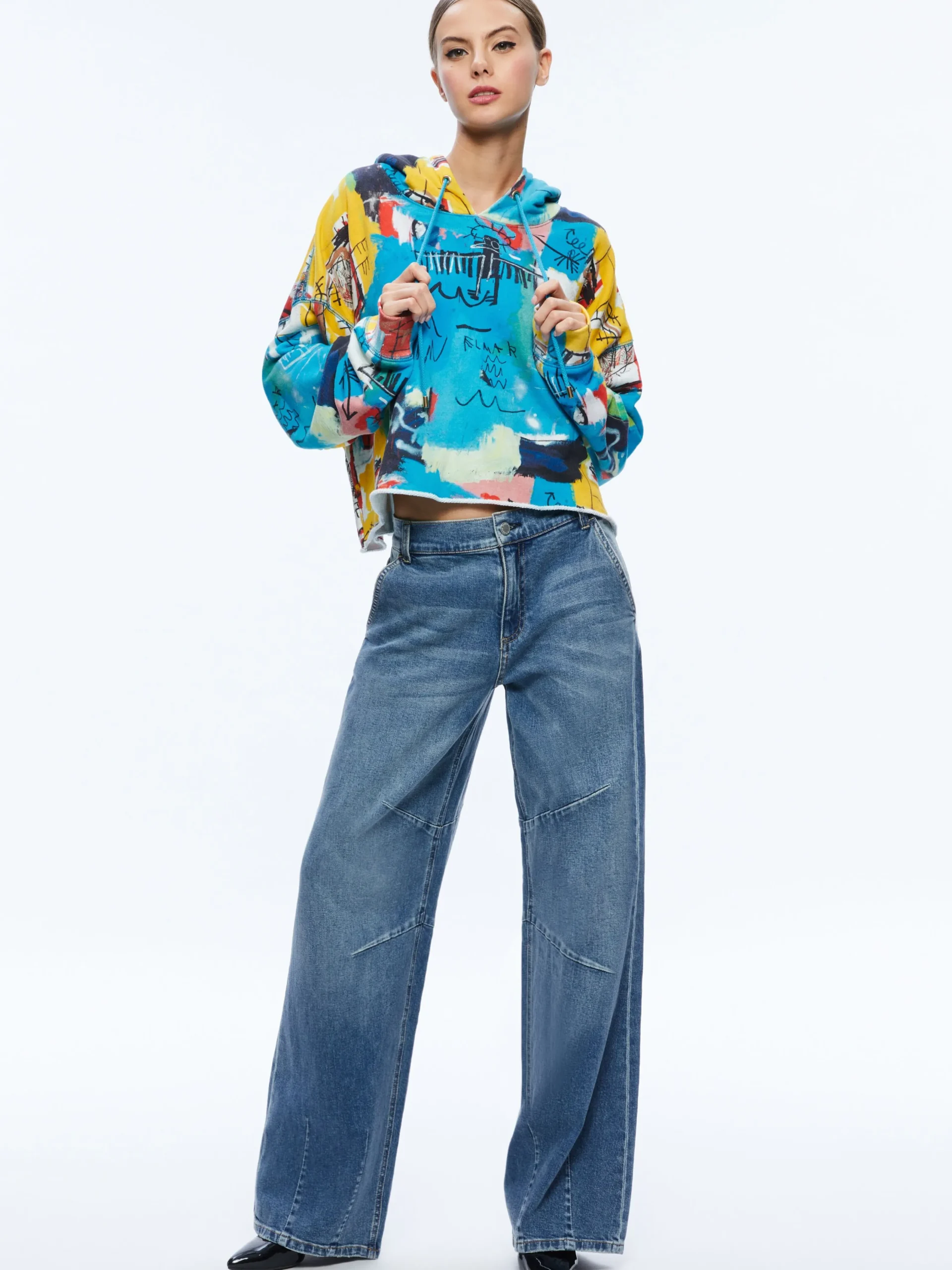 Alice and Olivia TOPS*A+O X BASQUIAT SUNNY CROPPED HOODIE