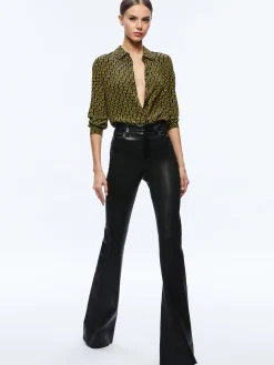 Alice and Olivia TOPS*A+O X BASQUIAT WILLA PLACKET TOP