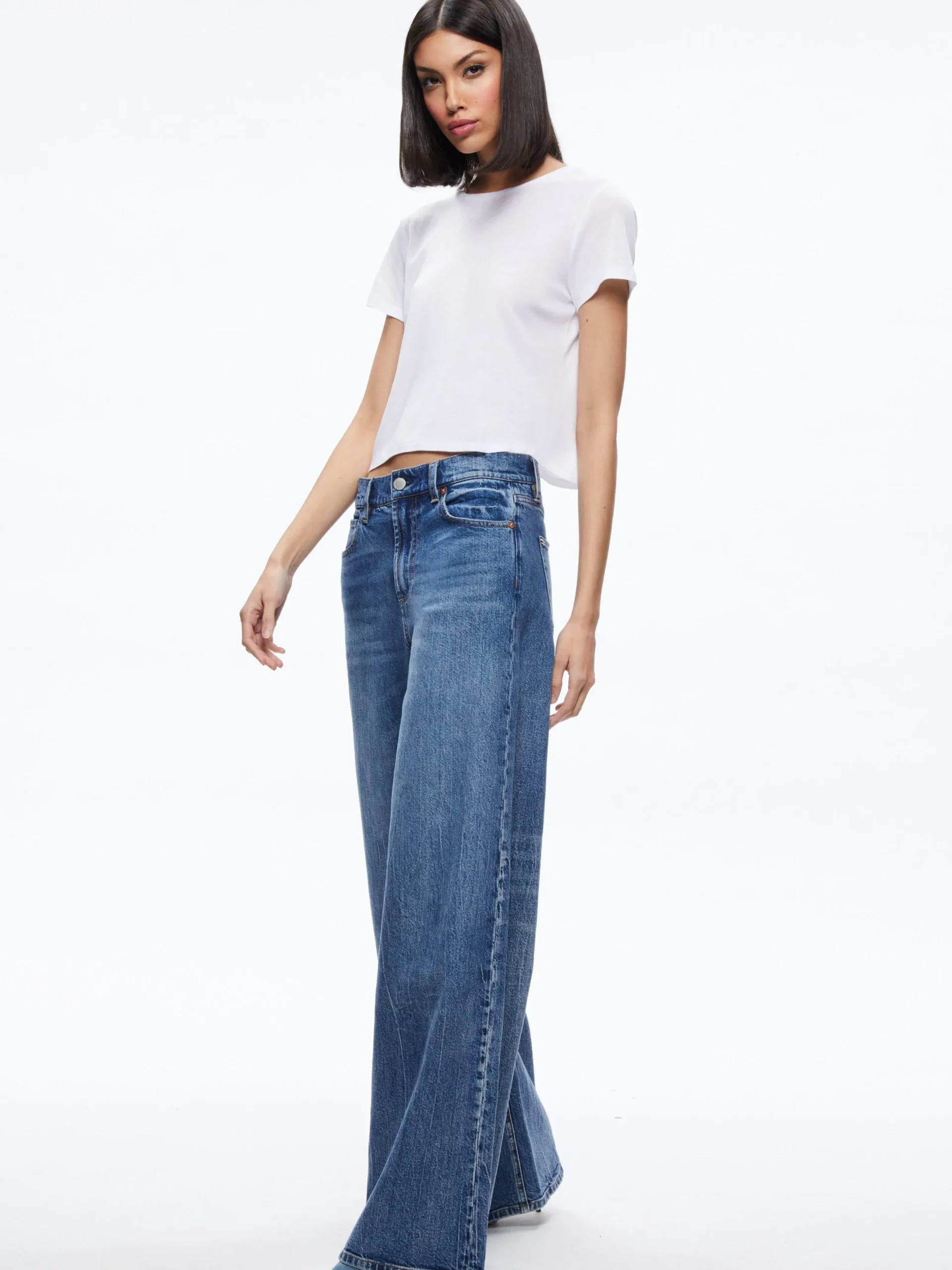 Alice and Olivia ESSENTIALS|TOPS*CINDY CLASSIC CROPPED TEE