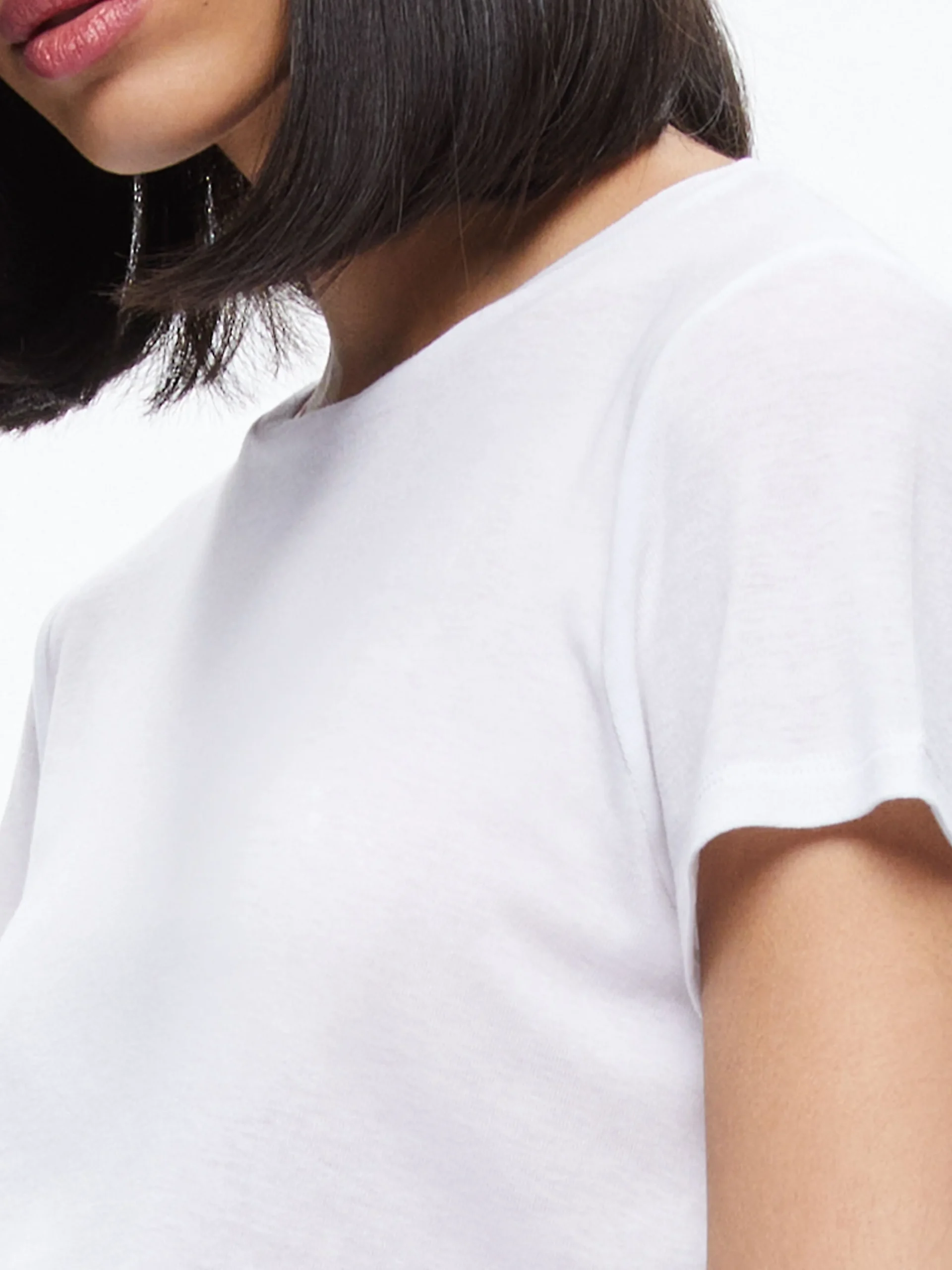 Alice and Olivia ESSENTIALS|TOPS*CINDY CLASSIC CROPPED TEE