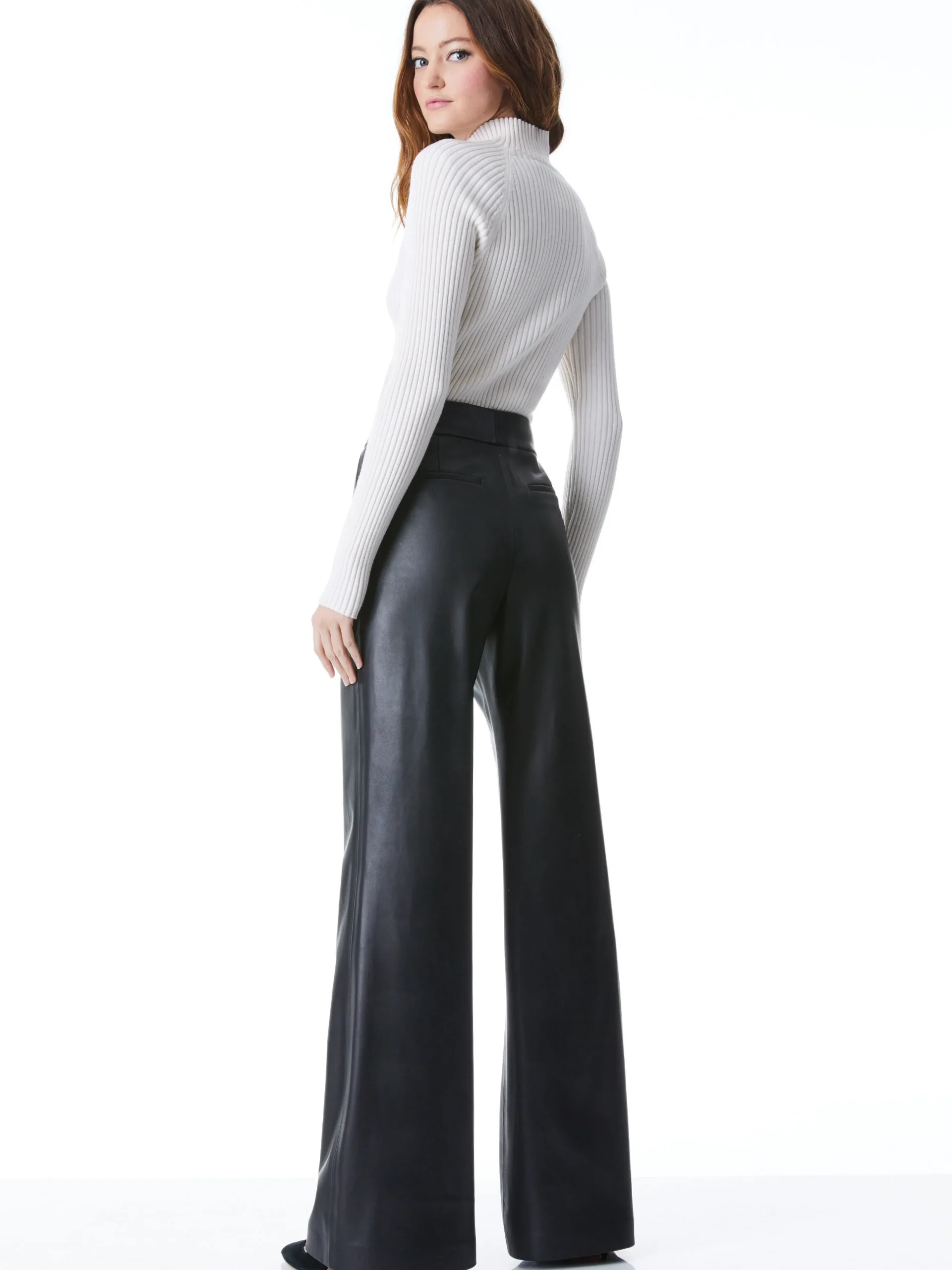 Alice and Olivia VEGAN LEATHER|ESSENTIALS*DYLAN VEGAN LEATHER WIDE LEG PANT