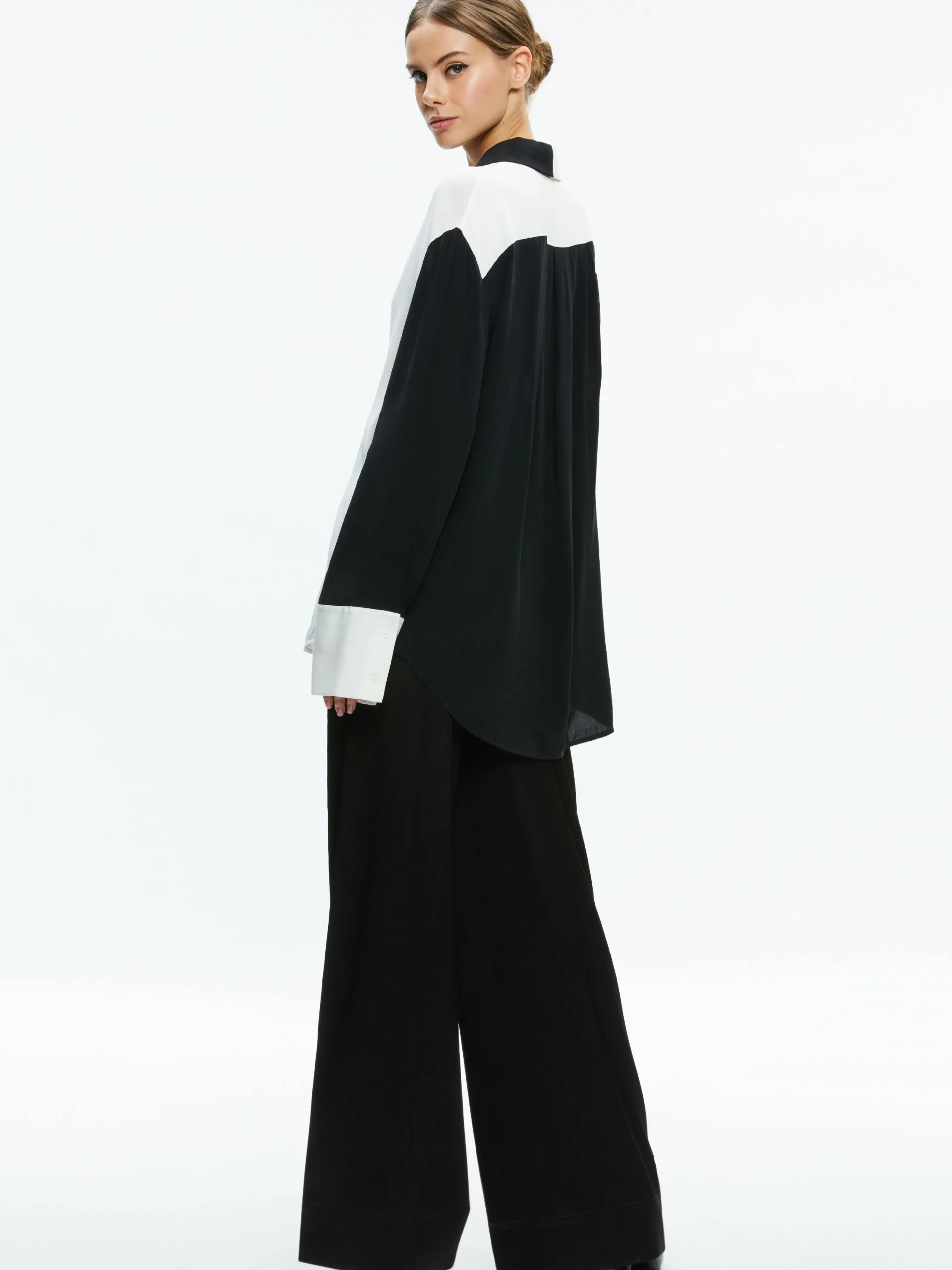 Alice and Olivia STACEY'S FAVORITES|ESSENTIALS*FINELY OVERSIZED BUTTON DOWN SHIRT