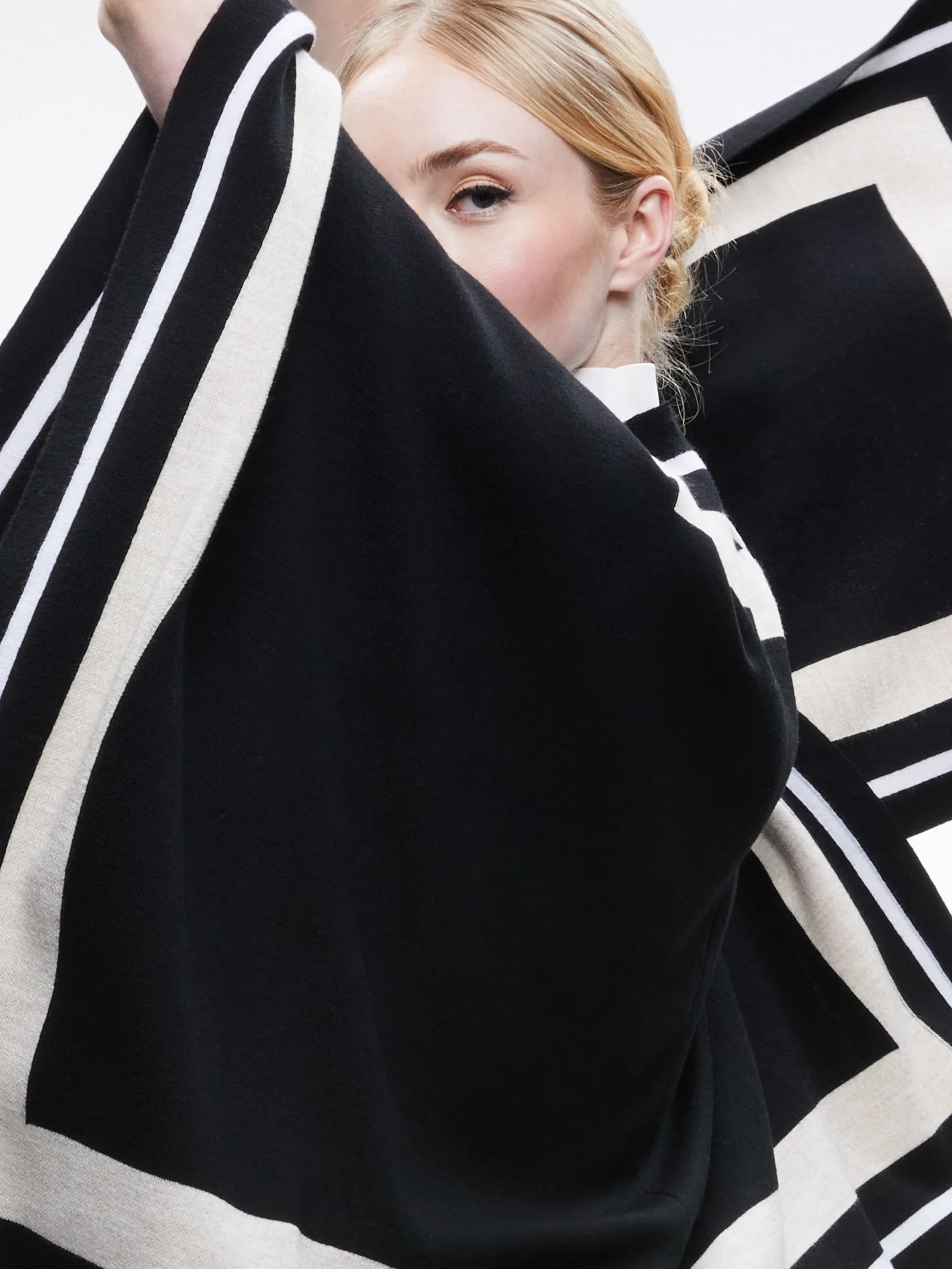 Alice and Olivia ESSENTIALS|SWEATERS*KAMALA STRIPE PONCHO