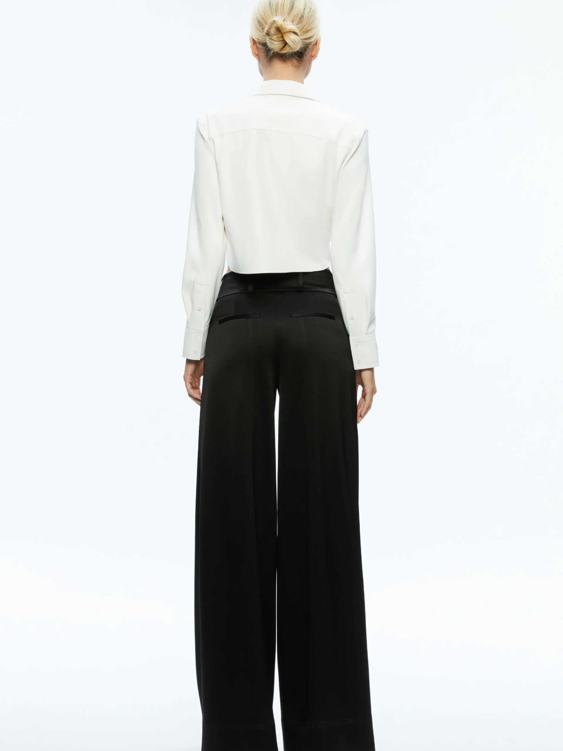 Alice and Olivia VEGAN LEATHER|ESSENTIALS*LEON CROPPED VEGAN LEATHER BUTTON DOWN