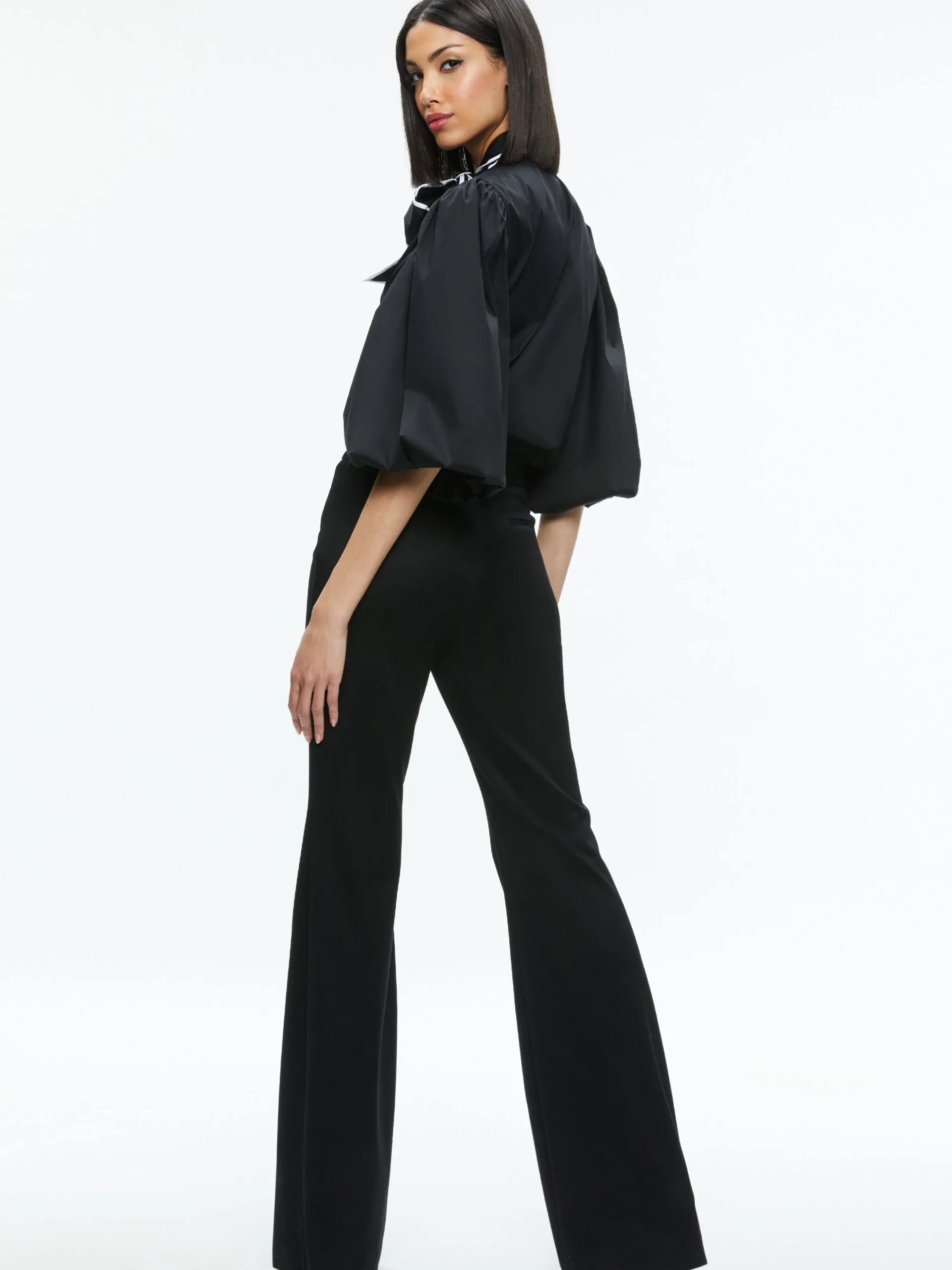 Alice and Olivia ESSENTIALS|THE WORKWEAR EDIT*LOU BOW BUTTON DOWN