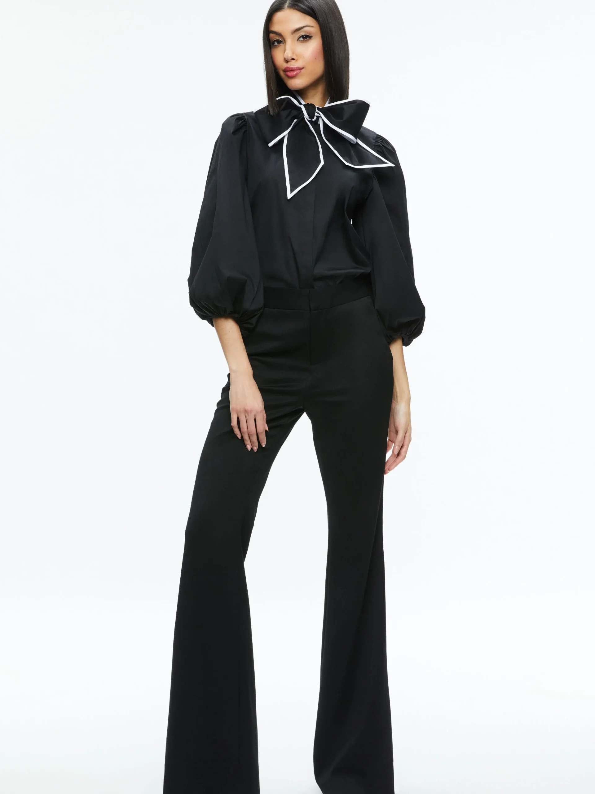 Alice and Olivia ESSENTIALS|THE WORKWEAR EDIT*LOU BOW BUTTON DOWN