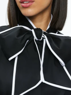 Alice and Olivia ESSENTIALS|THE WORKWEAR EDIT*LOU BOW BUTTON DOWN