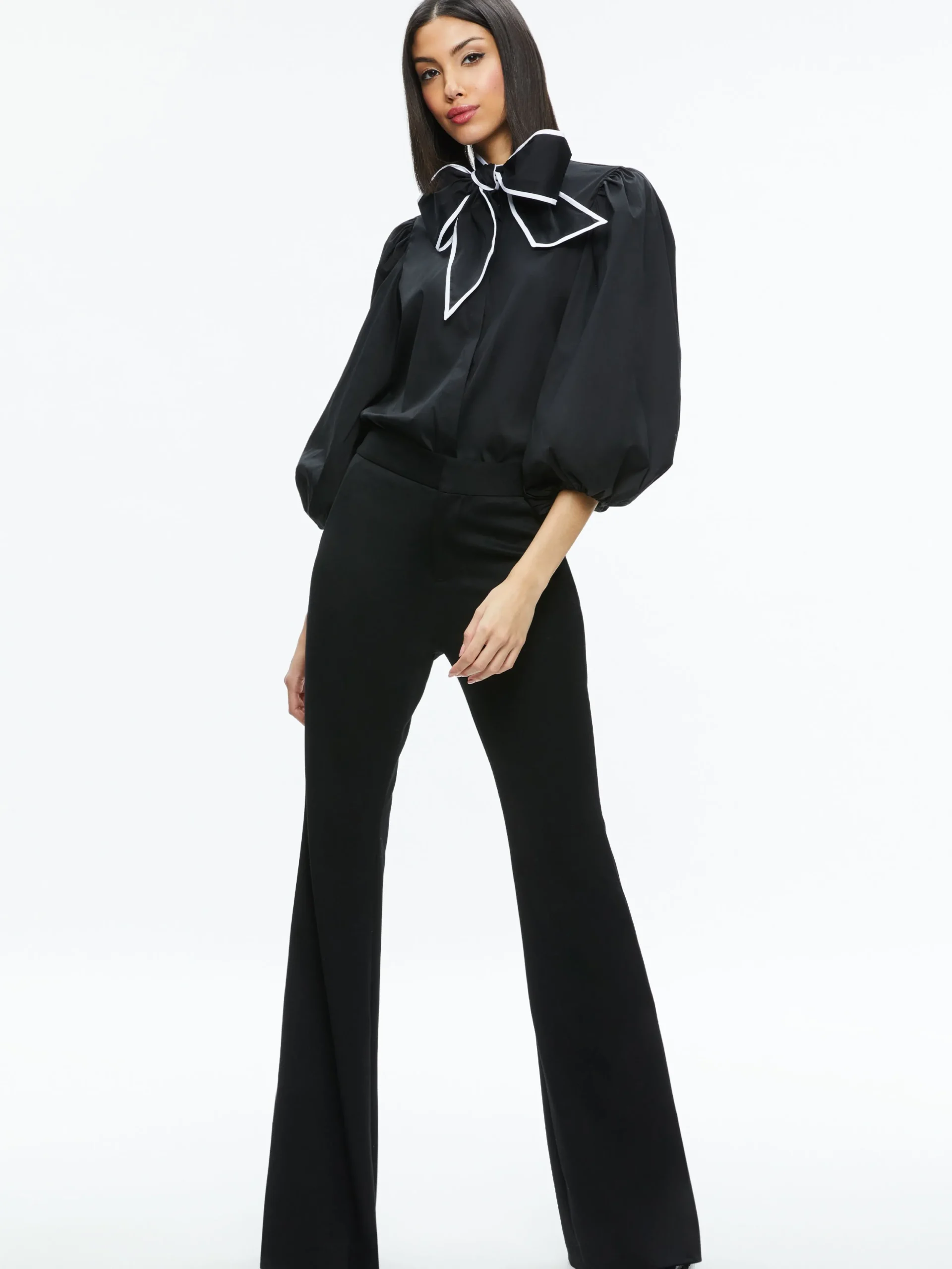 Alice and Olivia ESSENTIALS|THE WORKWEAR EDIT*LOU BOW BUTTON DOWN