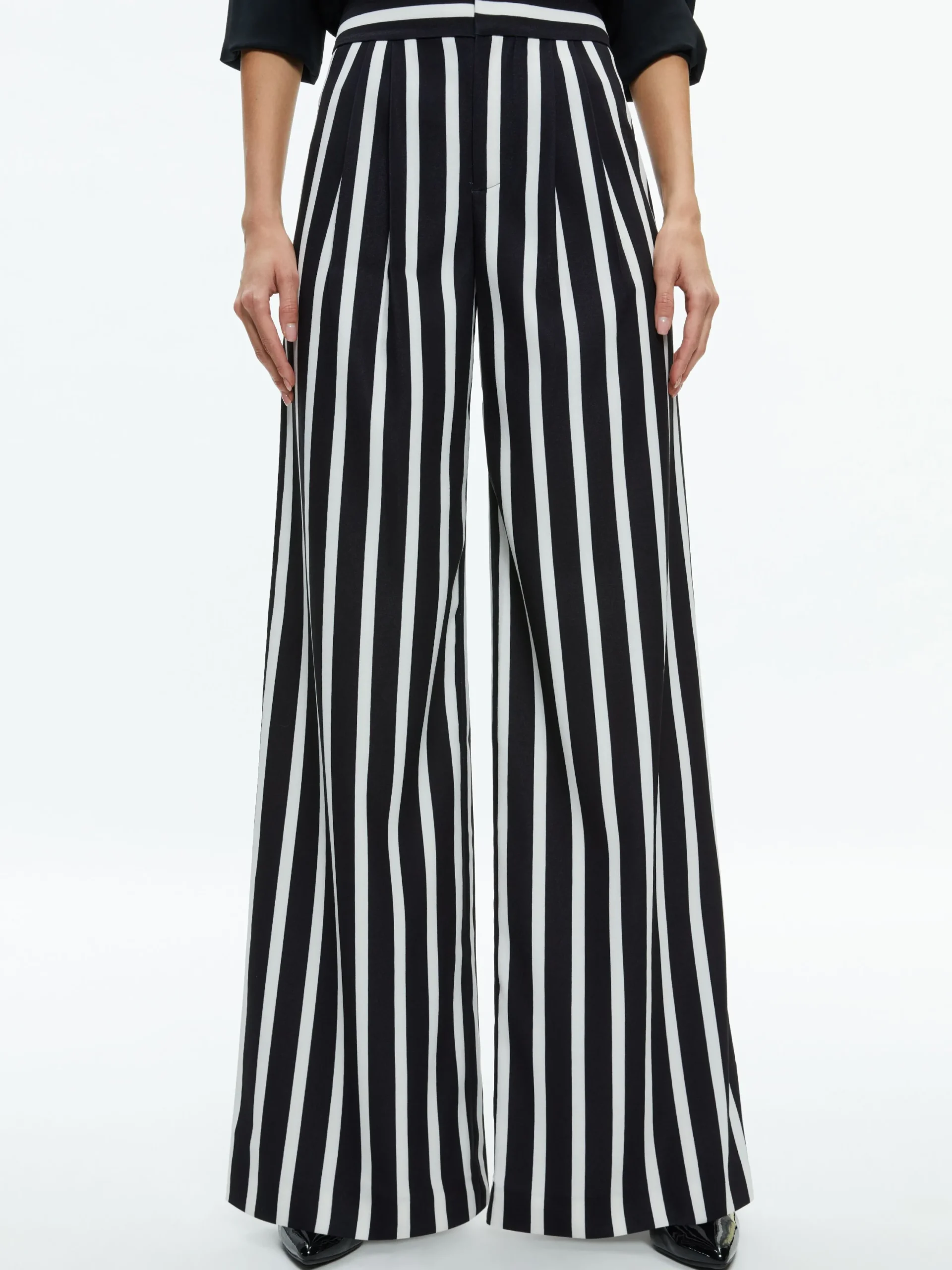 Alice and Olivia ESSENTIALS|THE WORKWEAR EDIT*POMPEY HIGH WAISTED PLEATED PANTS