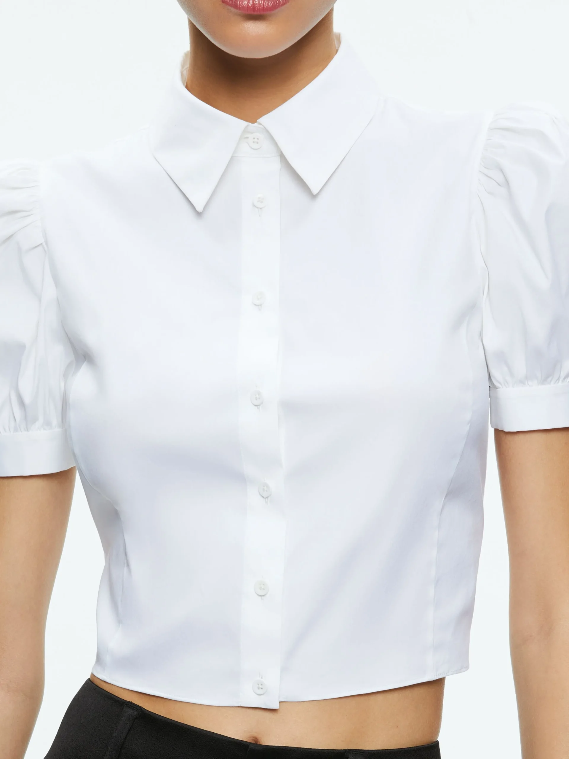 Alice and Olivia ESSENTIALS|THE WORKWEAR EDIT*WILLA CROPPED PUFF SLEEVE BUTTON DOWN