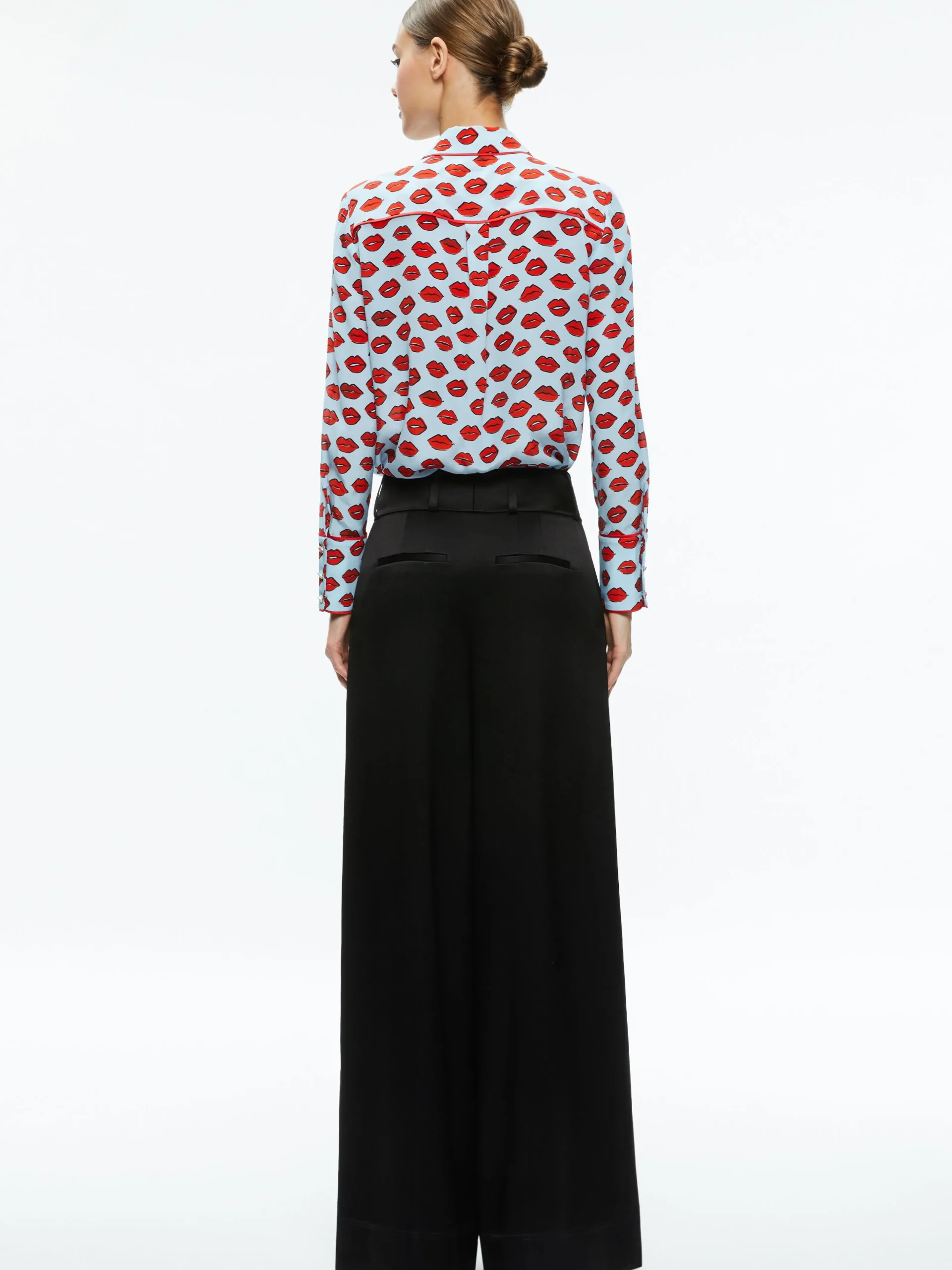Alice and Olivia VALENTINE'S DAY EDIT|TOPS*WILLA PLACKET TOP WITH PIPING